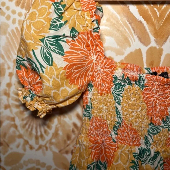 Anthropologie House of Harlow Orange, 100% Linen Yellow Floral Smocked Top M - Picture 8 of 9